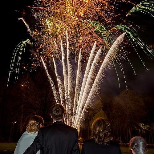 Feuerwerk brautpaar famielie klein