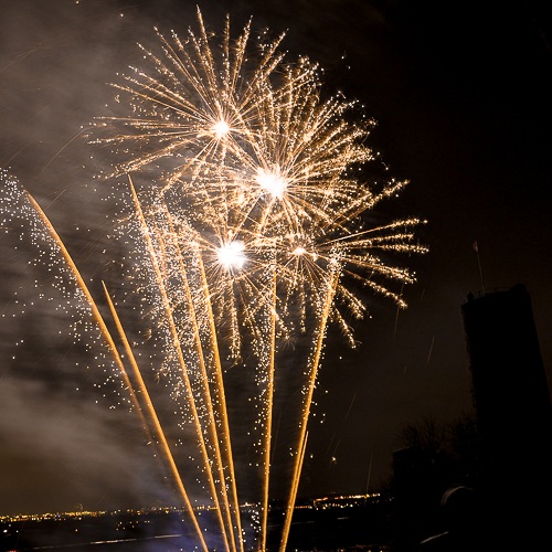 Feuerwerk Jubiläum Gold 2 500x500